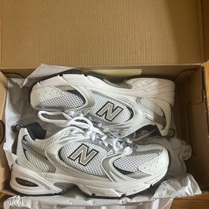 White silver navy new balance 530
